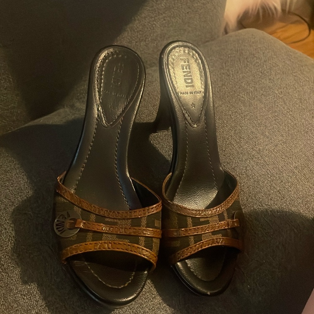 Fendi heels FF zucca